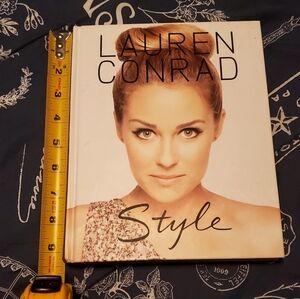 LC Lauren Conrad Style Guide - Elegant Cream and Black Book